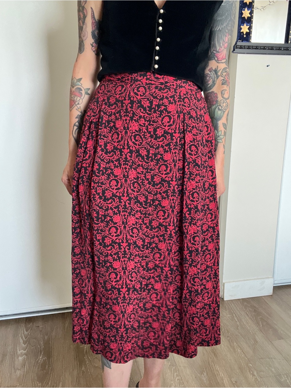 Vintage Red & Black Baroque Midi Skirt 🖤